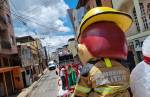 Bombeiros participam de carreata com Papai Noel pelas ruas de Lafaiete 