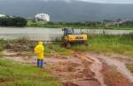 Prefeitura de Ouro Branco inicia limpeza da lagoa da Praça de Eventos